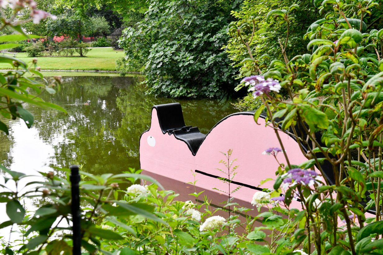 jean-jullien-le-jardin-des-plantes-design_dezeen_2364_col_1-1233x822