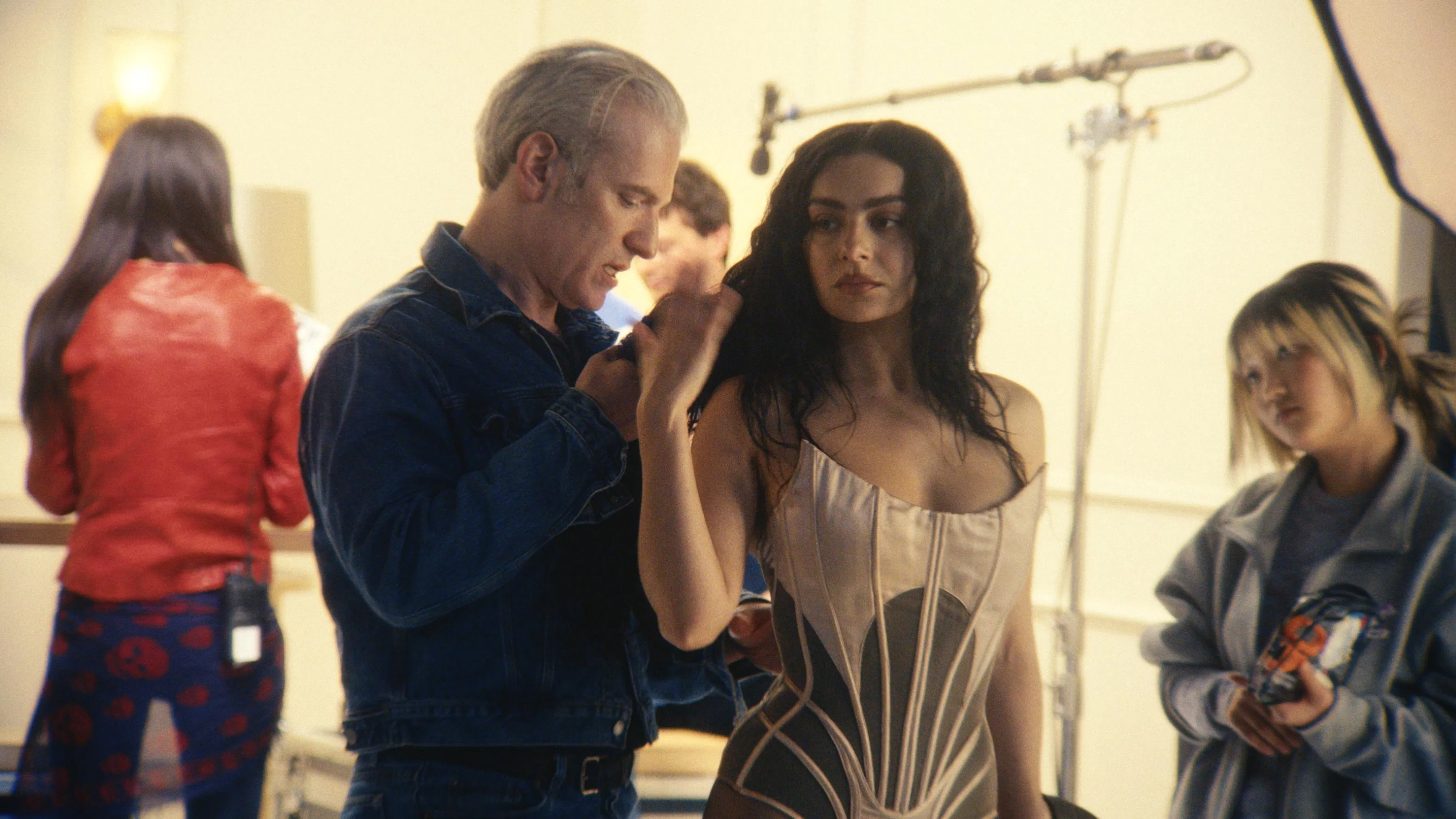 charli-moment-1.webp